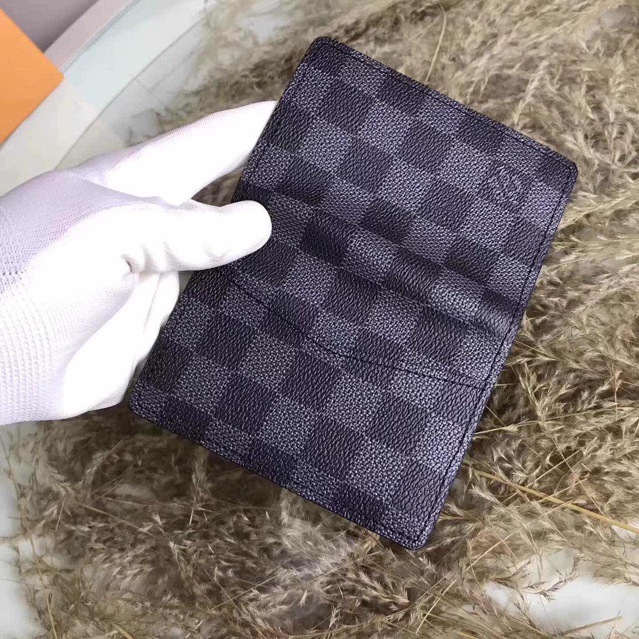 Louis Vuitton Wallet - 