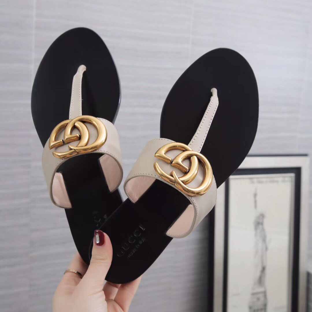 Gucci Leather Thong Sandal With Double G - 
