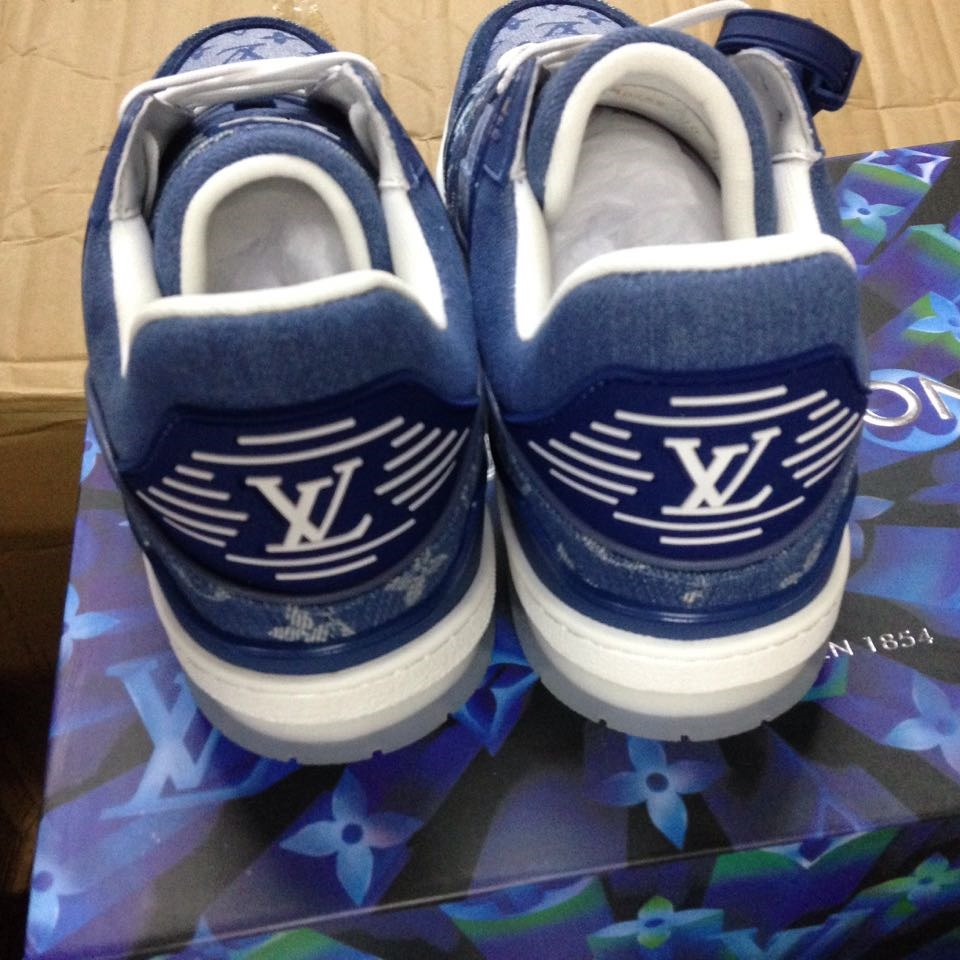 Louis Vuitton Trainer Sneaker - 