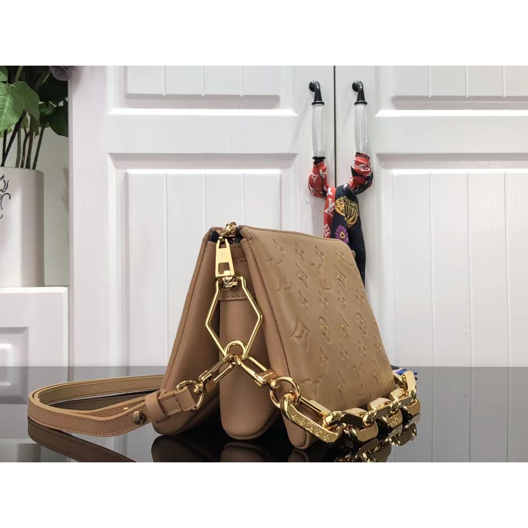 Louis Vuitton  Handbag （20 x 16 x 12cm） - 