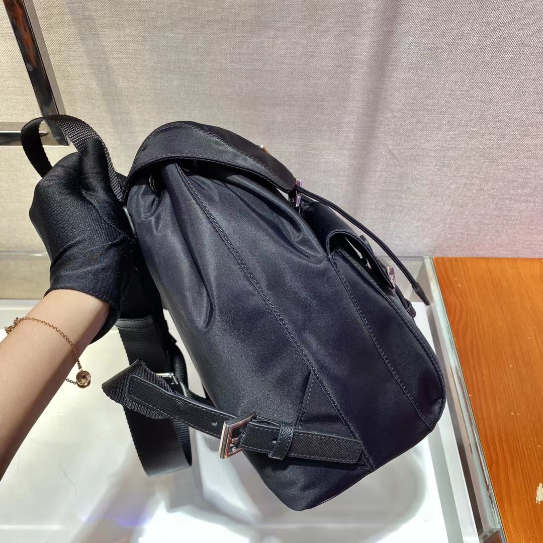 Prada Logo Plaque Backpack(23.5-28-12cm) - DesignerGu