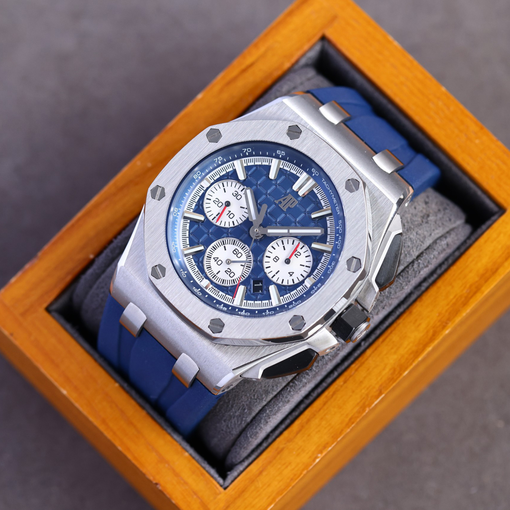 Audemars Piguet  Watch  44mm - 