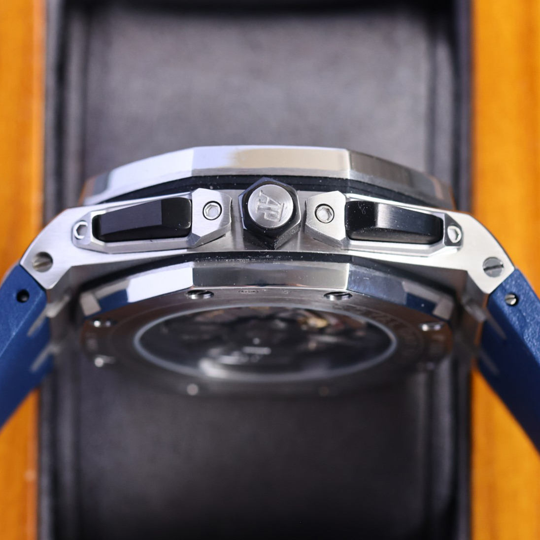 Audemars Piguet  Watch  44mm - 