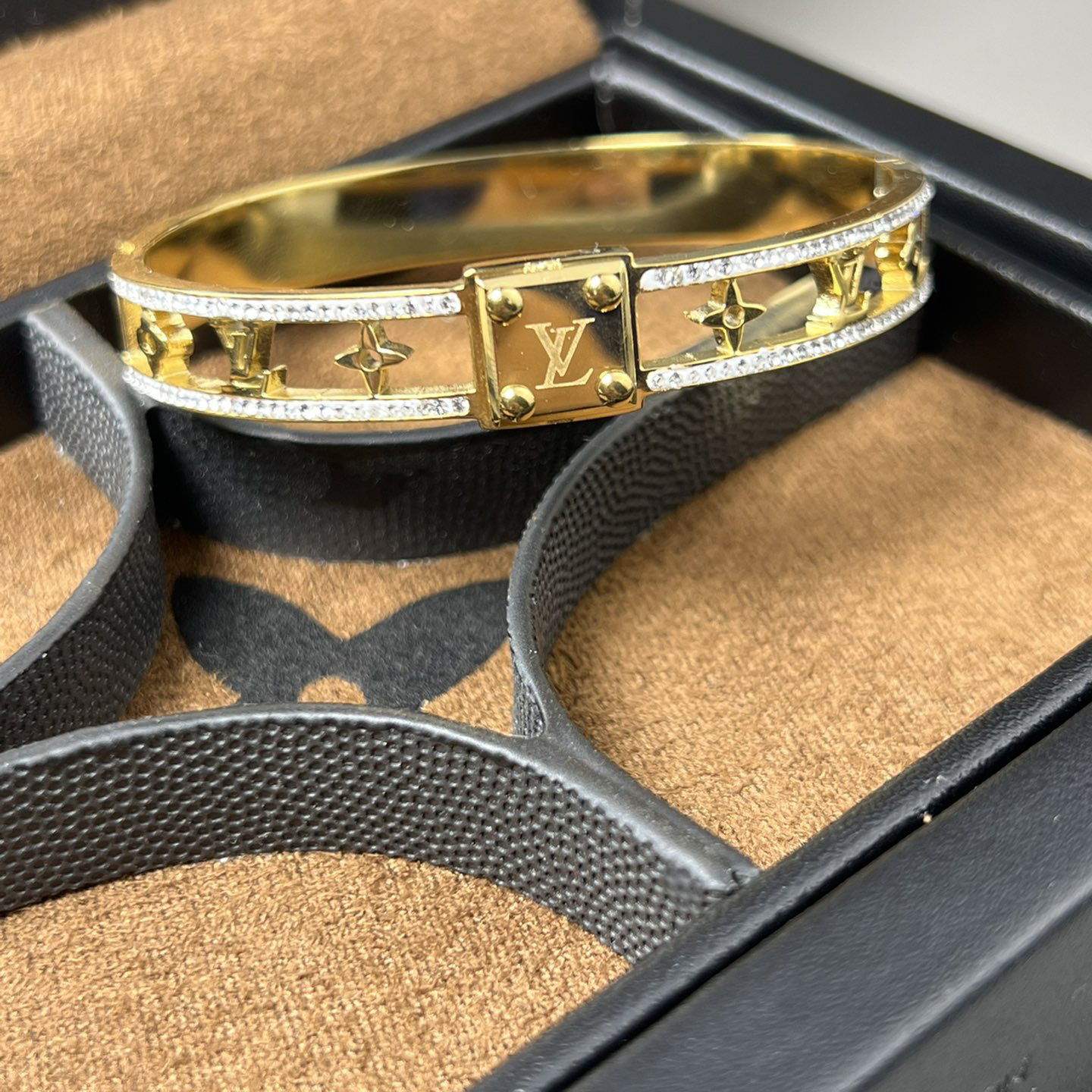 Louis Vuitton Bracelet - 