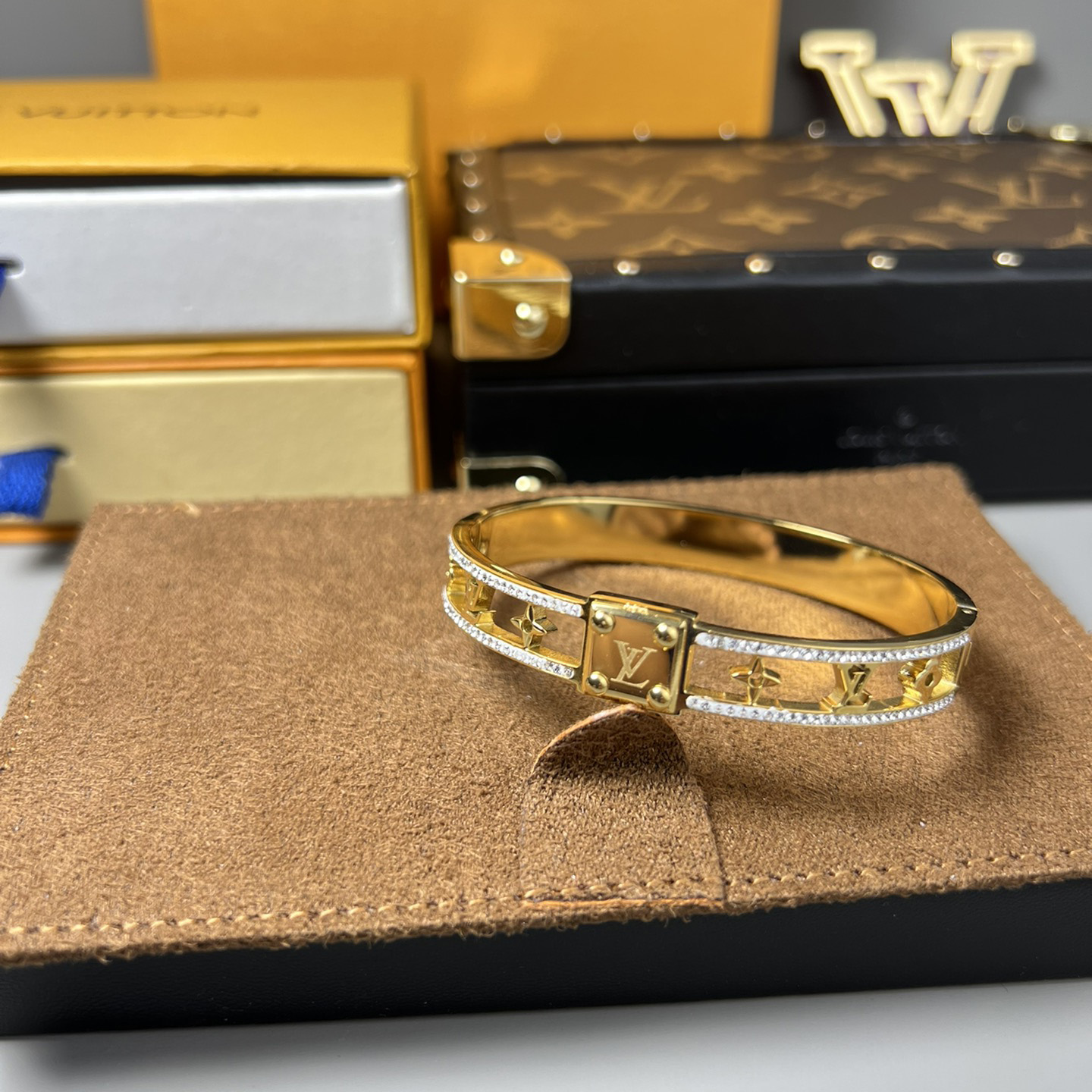 Louis Vuitton Bracelet - 