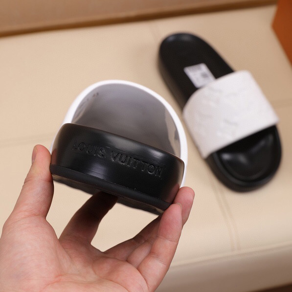 Louis Vuitton Monogram Slippers - 