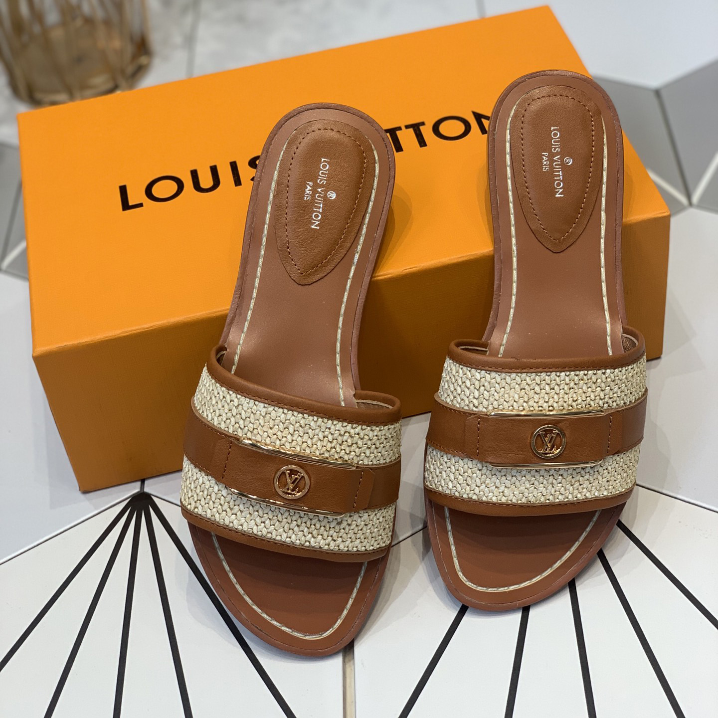 Louis Vuitton Lock It Flat Mule   1AA1A6 - 