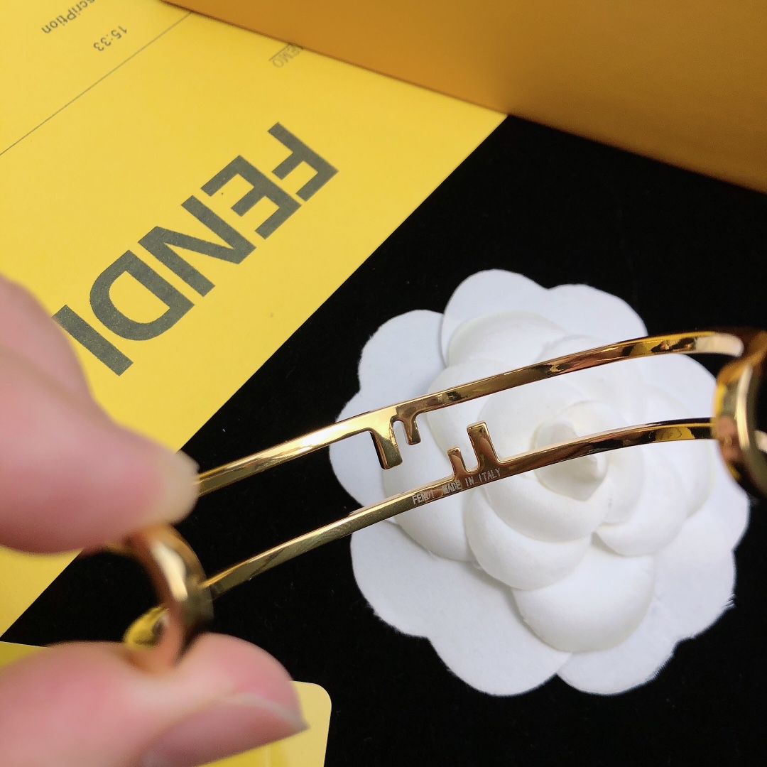 Fendi O’Lock Bracelet - 