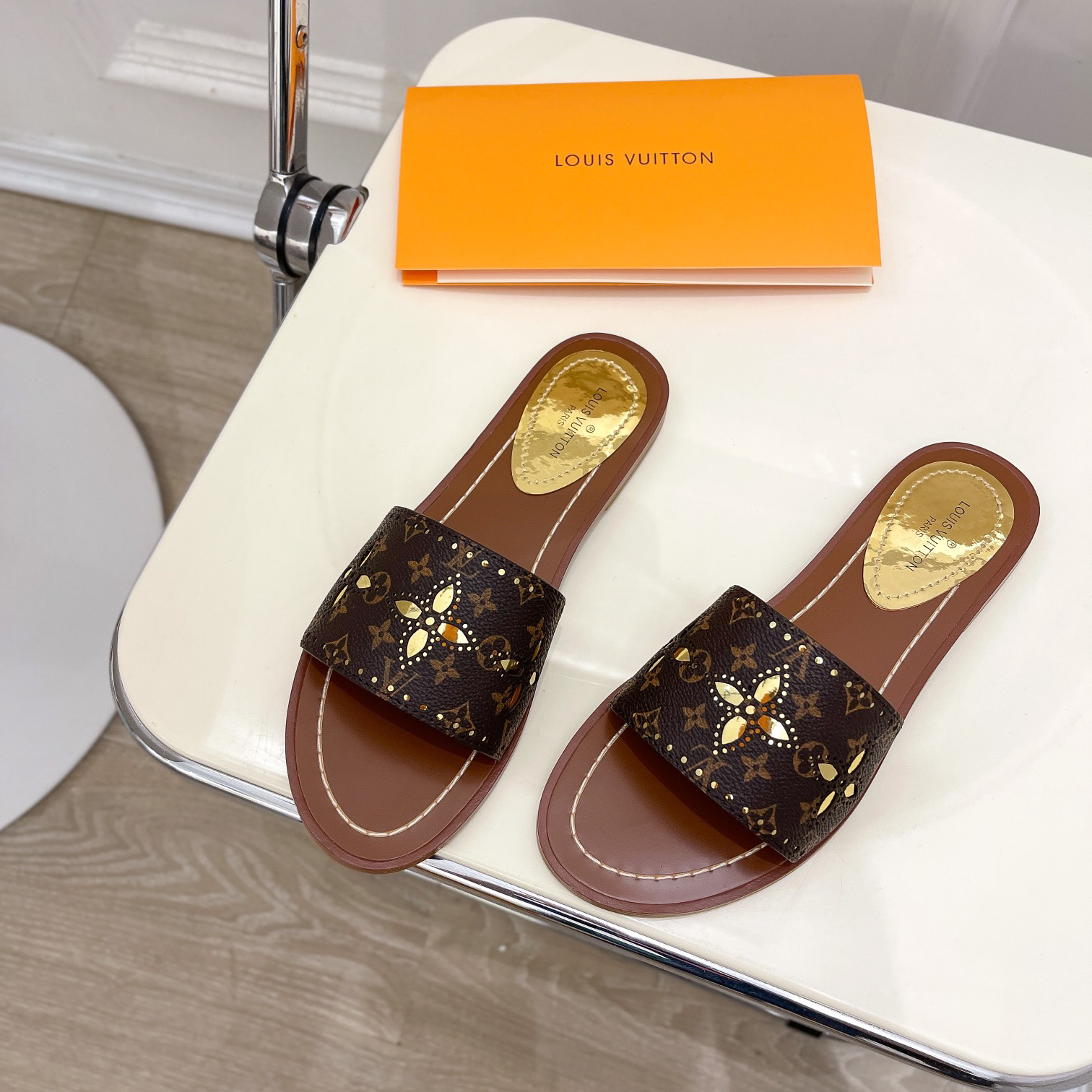 Louis Vuitton Lock It Flat Mule   1A9RC5 - 