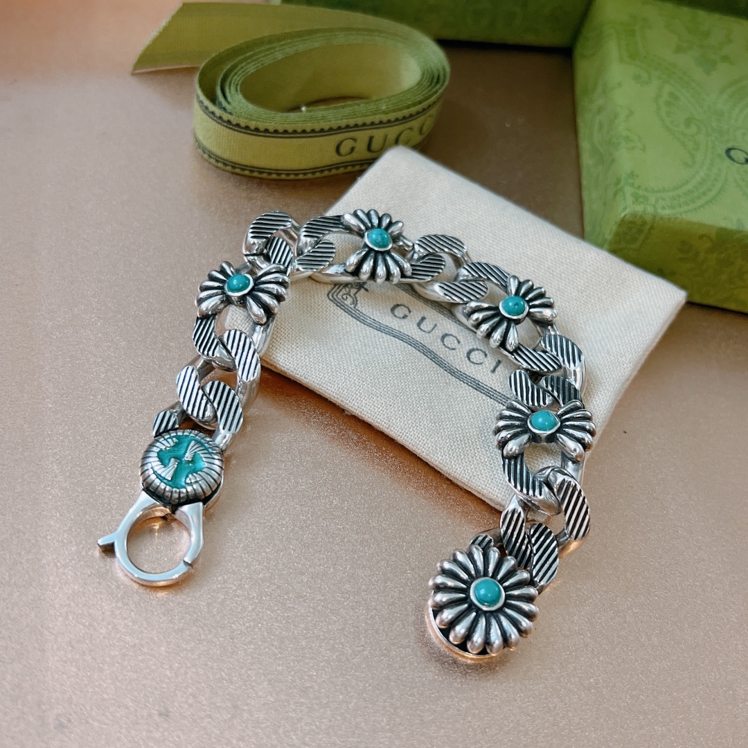 Gucci Interlocking G Flower Bracelet - 