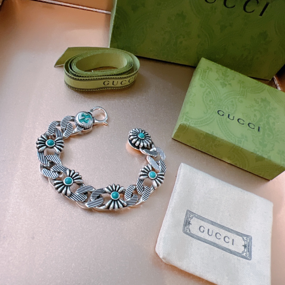 Gucci Interlocking G Flower Bracelet - 
