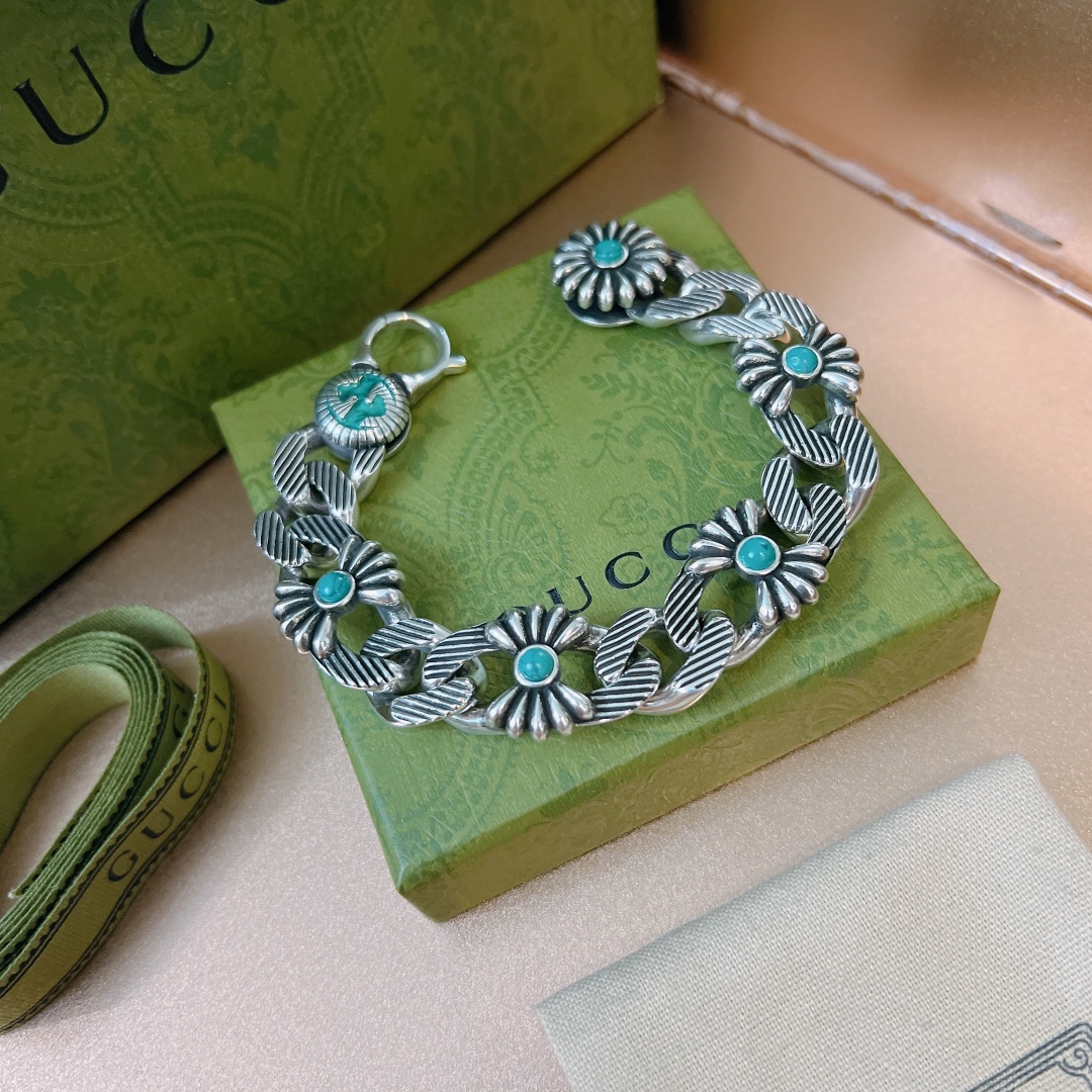 Gucci Interlocking G Flower Bracelet - 