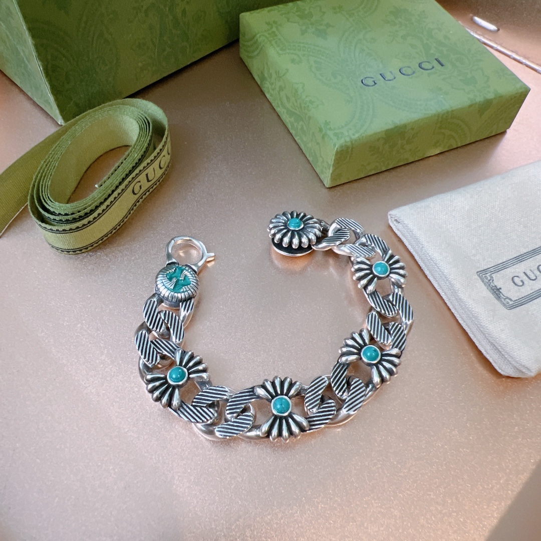 Gucci Interlocking G Flower Bracelet - 