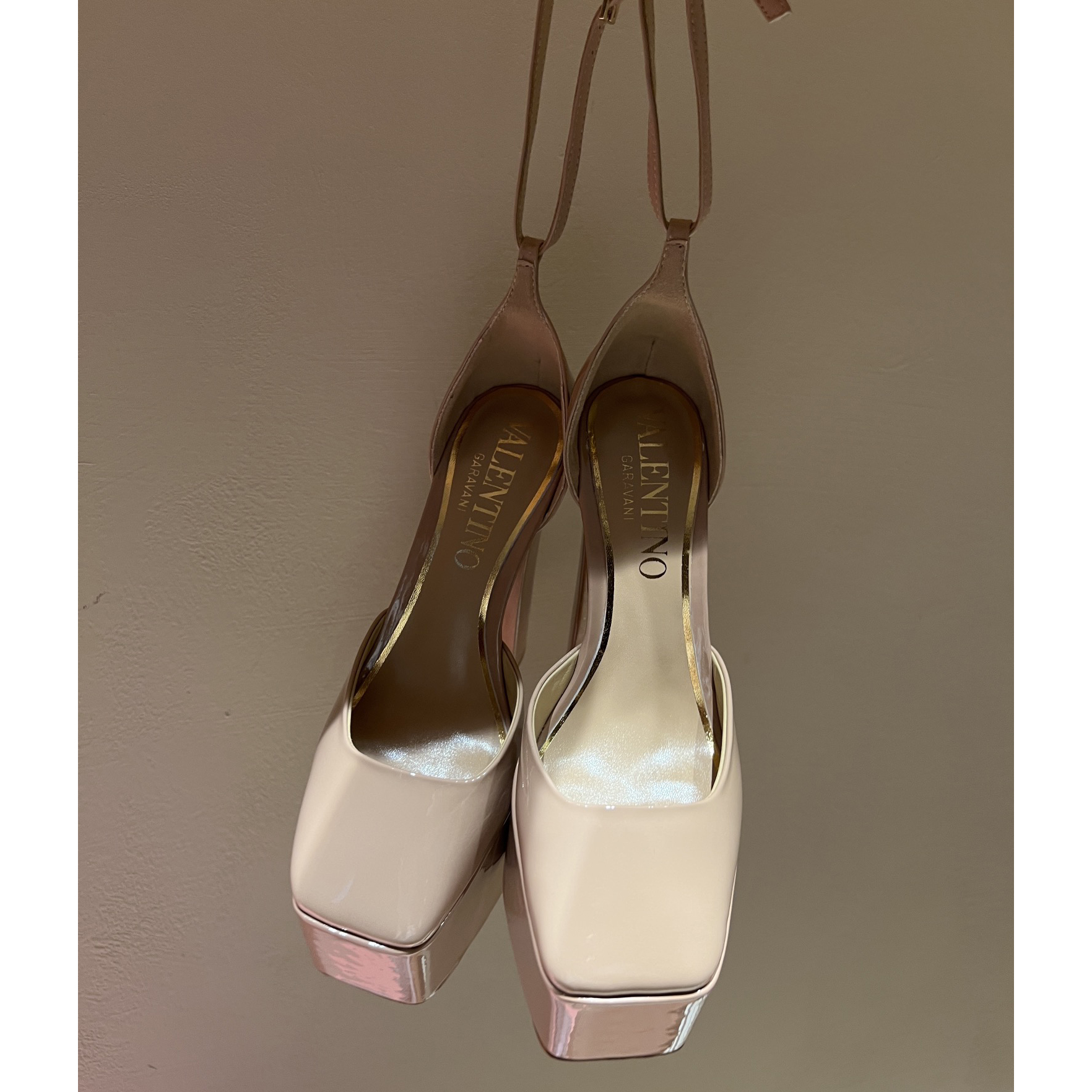 Valenti Garavani Tan-Go Platform Pump In Patent Leather  155 MM - 