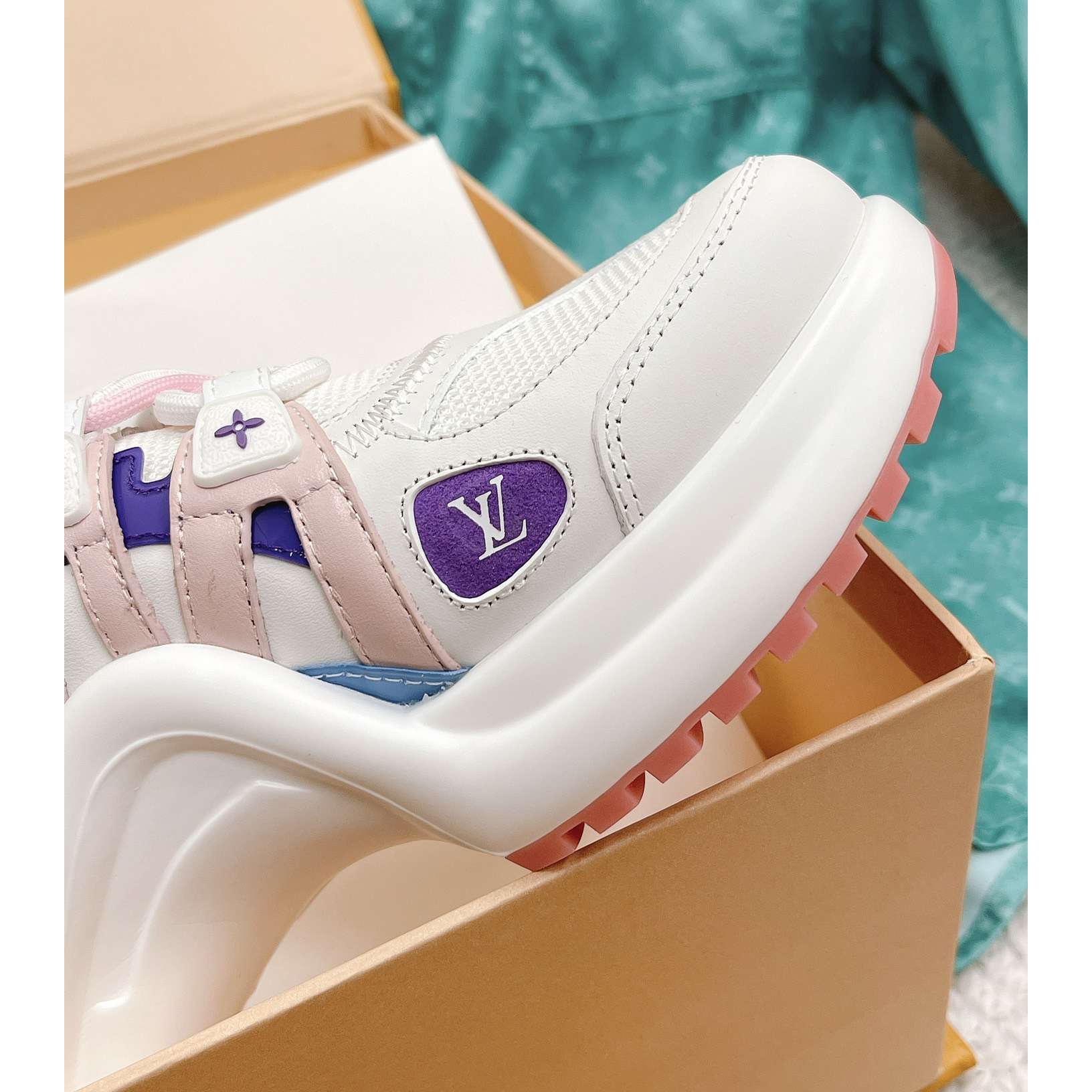 Louis Vuitton LV Archlight Sneaker    - 