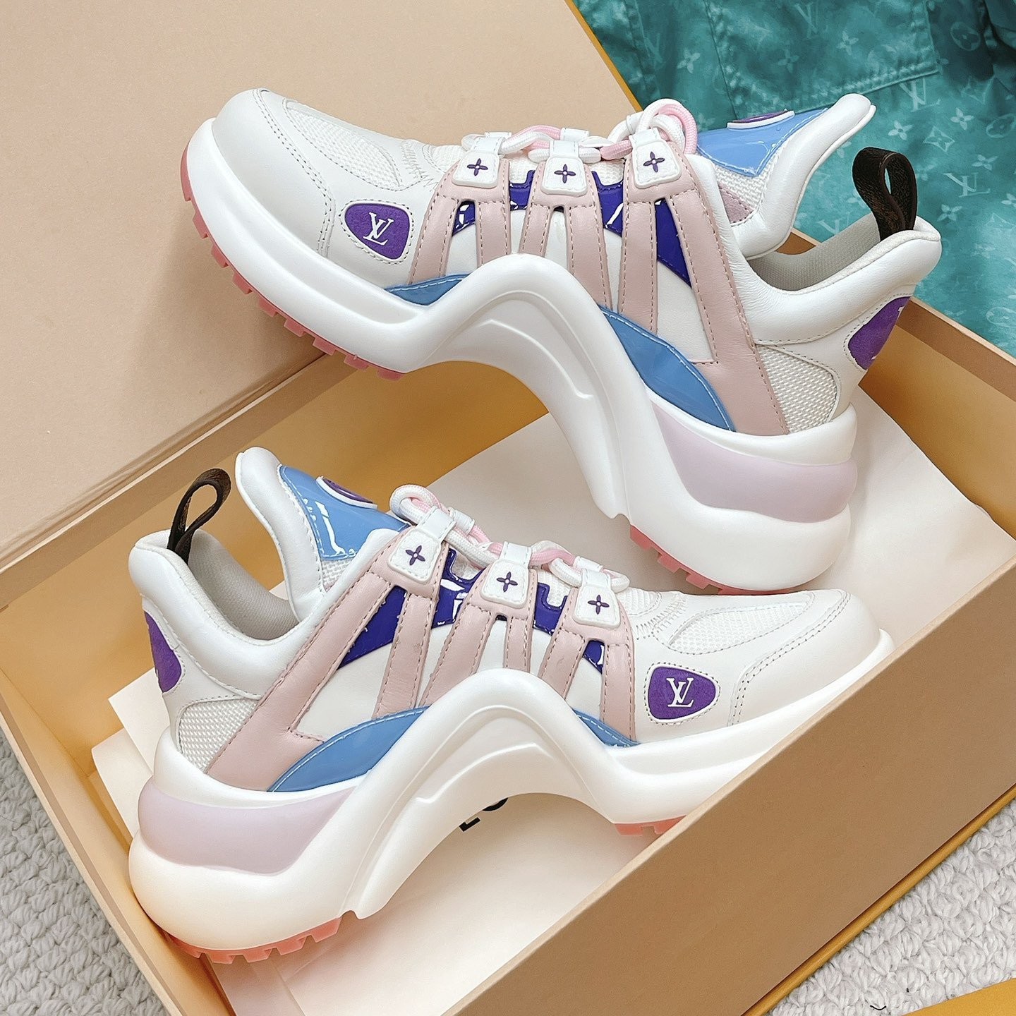 Louis Vuitton LV Archlight Sneaker    - 
