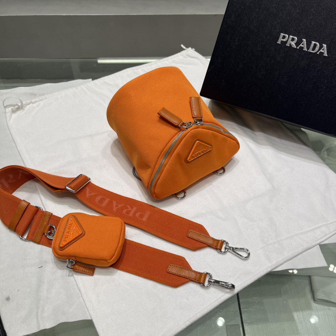 Prada Canvas Shoulder Bag(21-15-15cm)   2VH147 - 