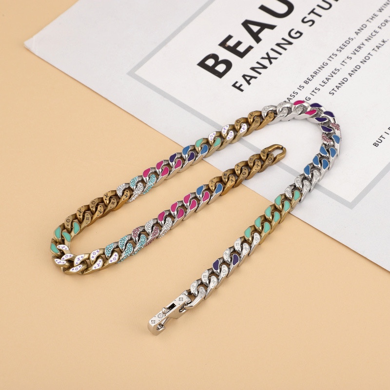 Louis Vuitton Chain Links Patches Necklace MP2682   50cm    - 