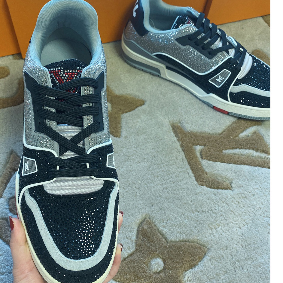 Louis Vuitton LV  Trainers   1AA6PT(upon uk size) - DesignerGu