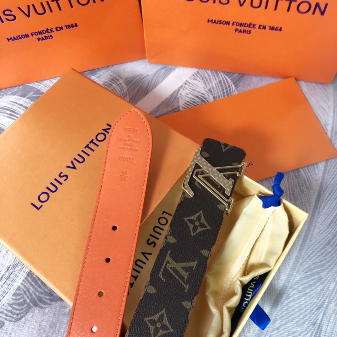 Louis Vuitton LV Pyramide Cities Exclusive 40MM Reversible Belt—Chicago - 
