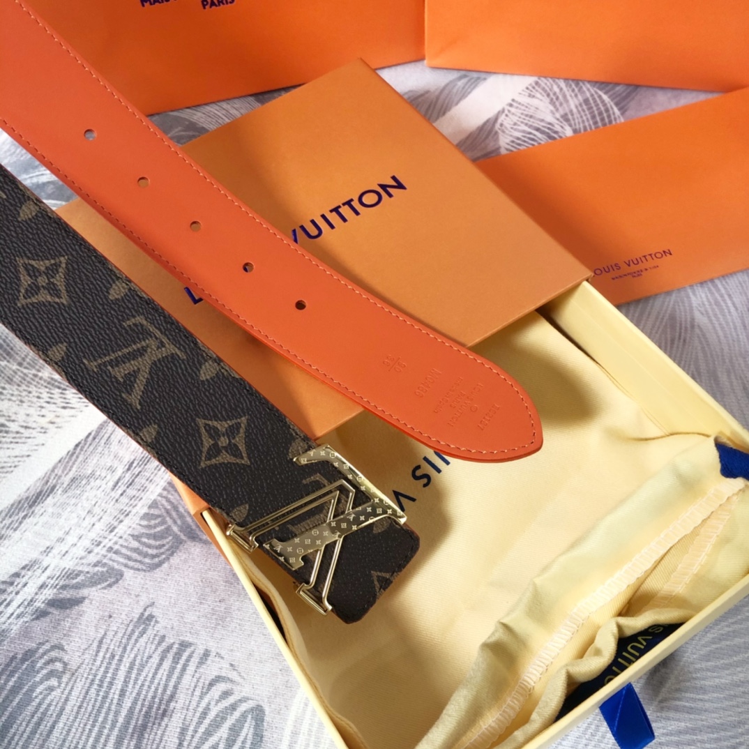 Louis Vuitton LV Pyramide Cities Exclusive 40MM Reversible Belt—Chicago - 