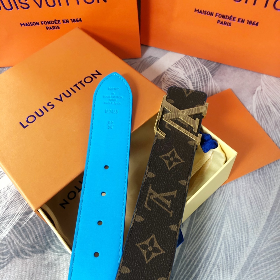 Louis Vuitton LV Pyramide Cities Exclusive 40MM Reversible Belt—New York - 