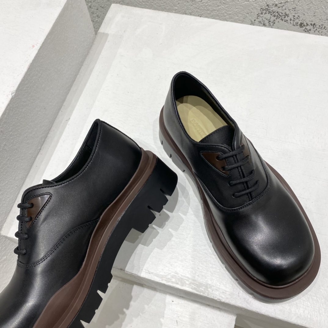 Bottega Veneta Vegetally-Tanned Leather Lace-Up Shoes - 