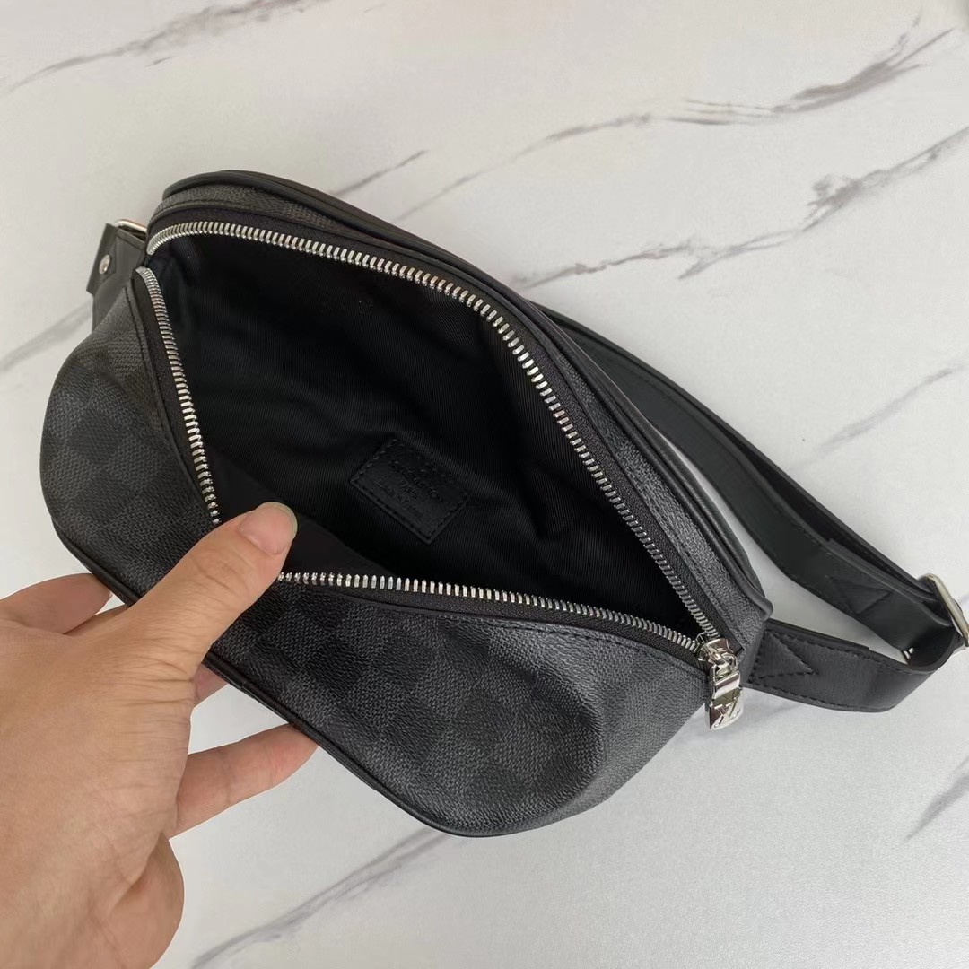 Louis Vuitton Campus Bumbag(26-13-7cm) - 