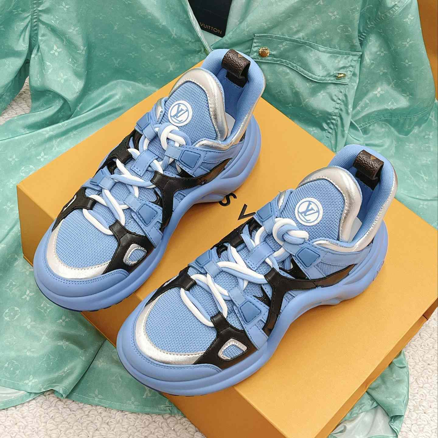 Louis Vuitton LV Archlight Sneaker      - 