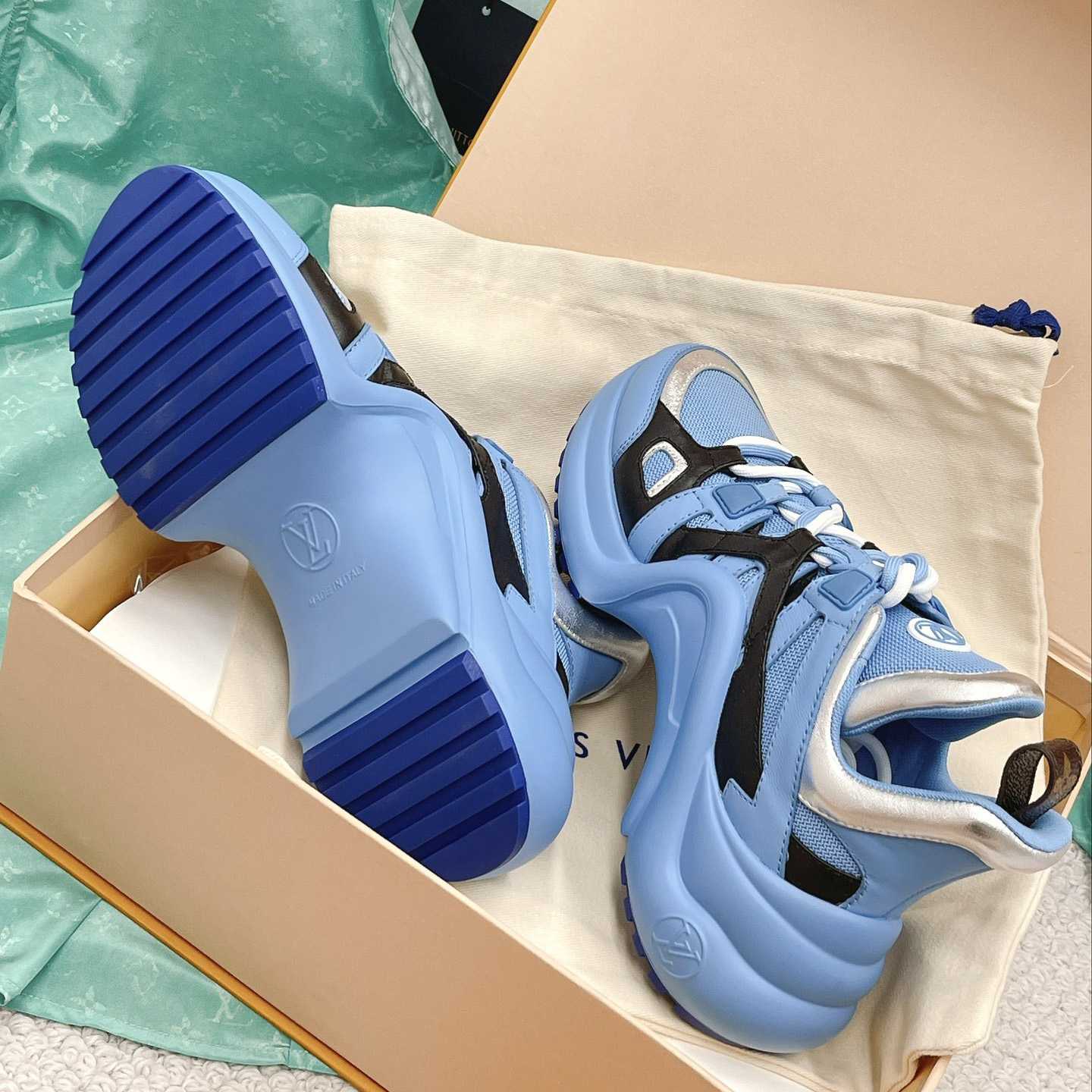 Louis Vuitton LV Archlight Sneaker      - 