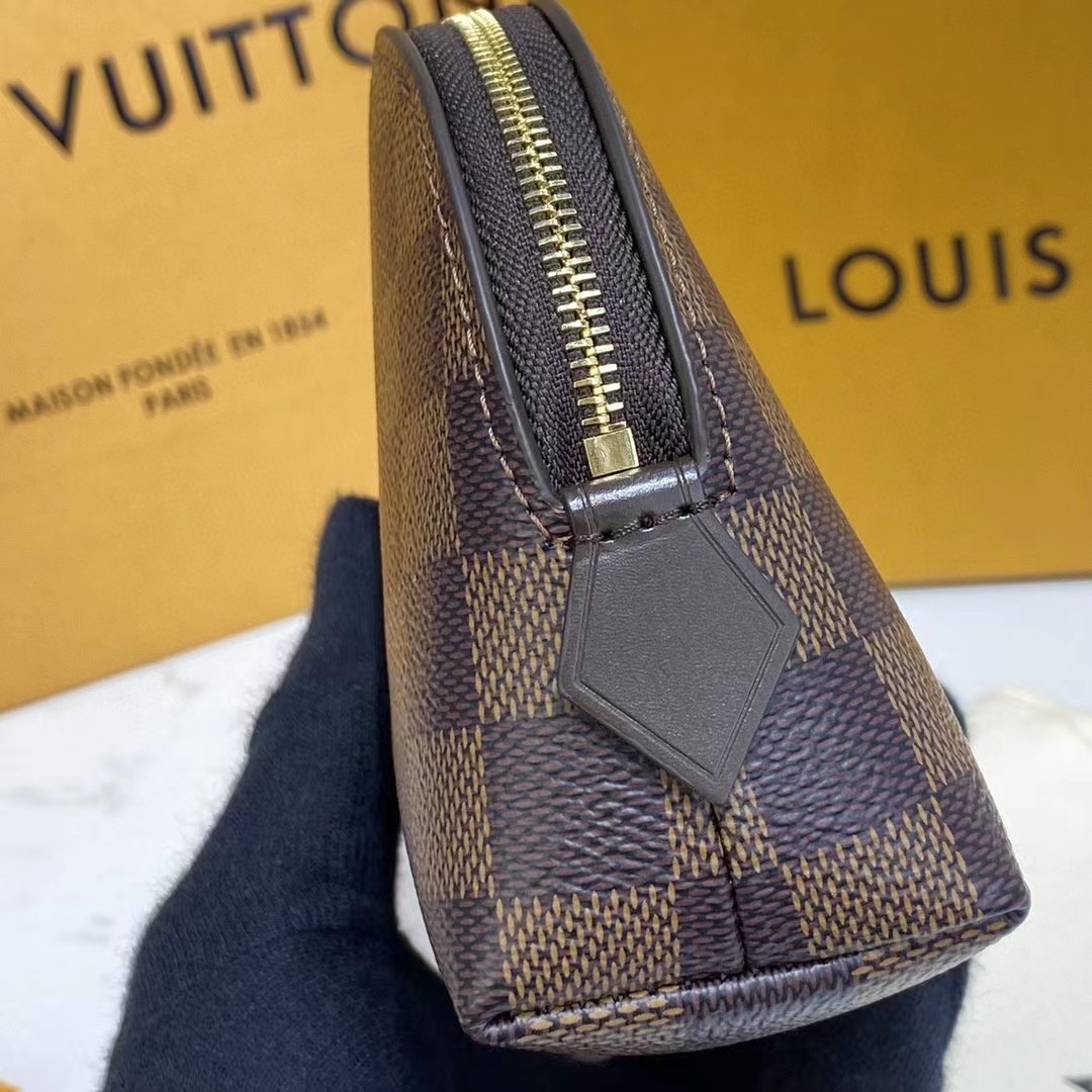Louis Vuitton Cosmetic Pouch (17-11.5-6cm)   N47516 - DesignerGu