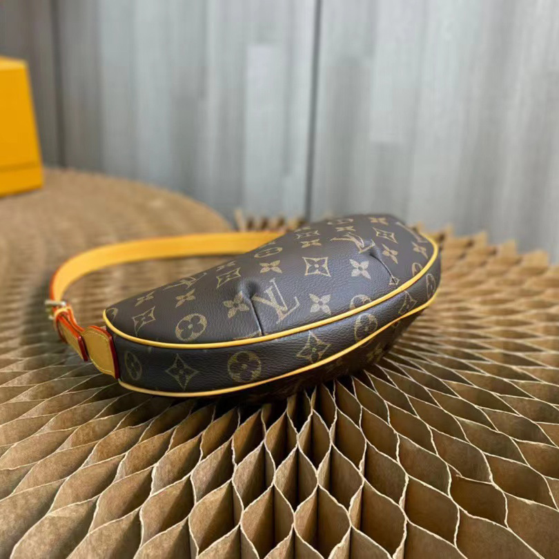 Louis Vuitton Pochette Croissant Handbag(27-13-7cm)     M51510 - 