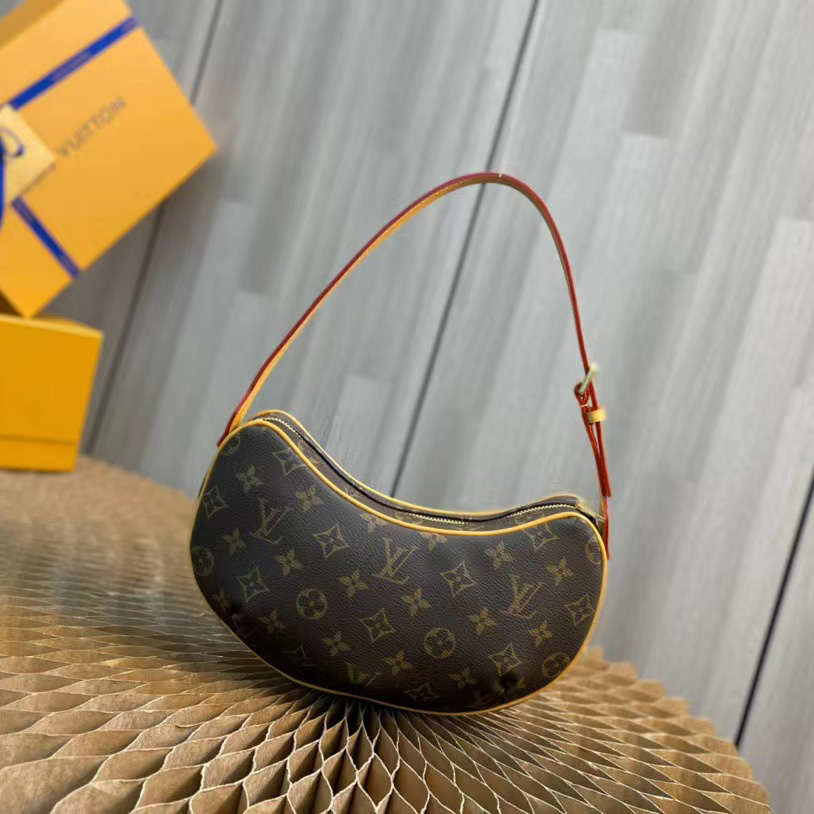 Louis Vuitton Pochette Croissant Handbag(27-13-7cm)     M51510 - 