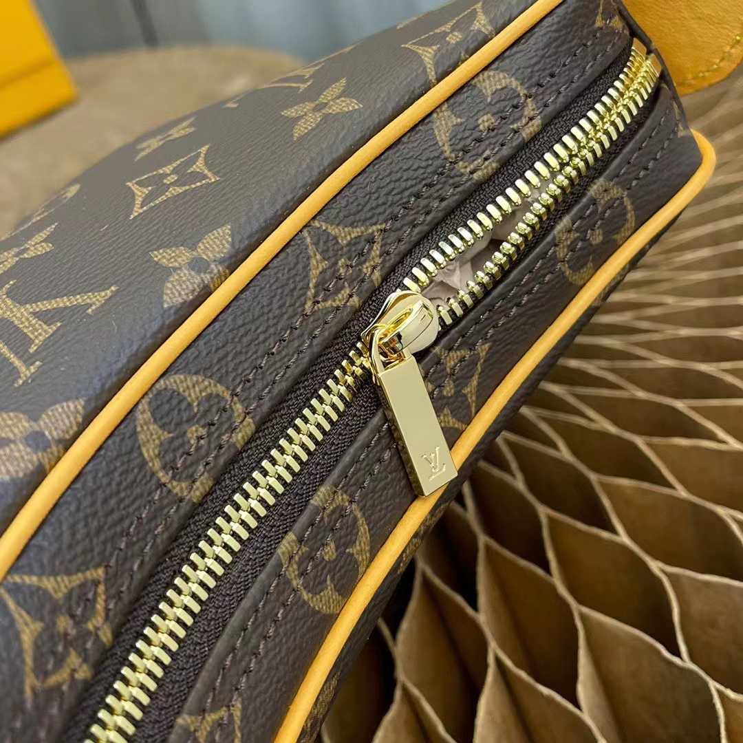 Louis Vuitton Pochette Croissant Handbag(27-13-7cm)     M51510 - 