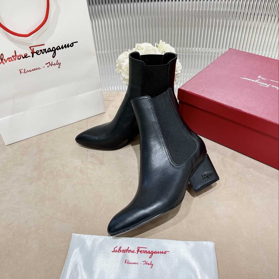 Ferragamo Leather Ankle Boot - DesignerGu