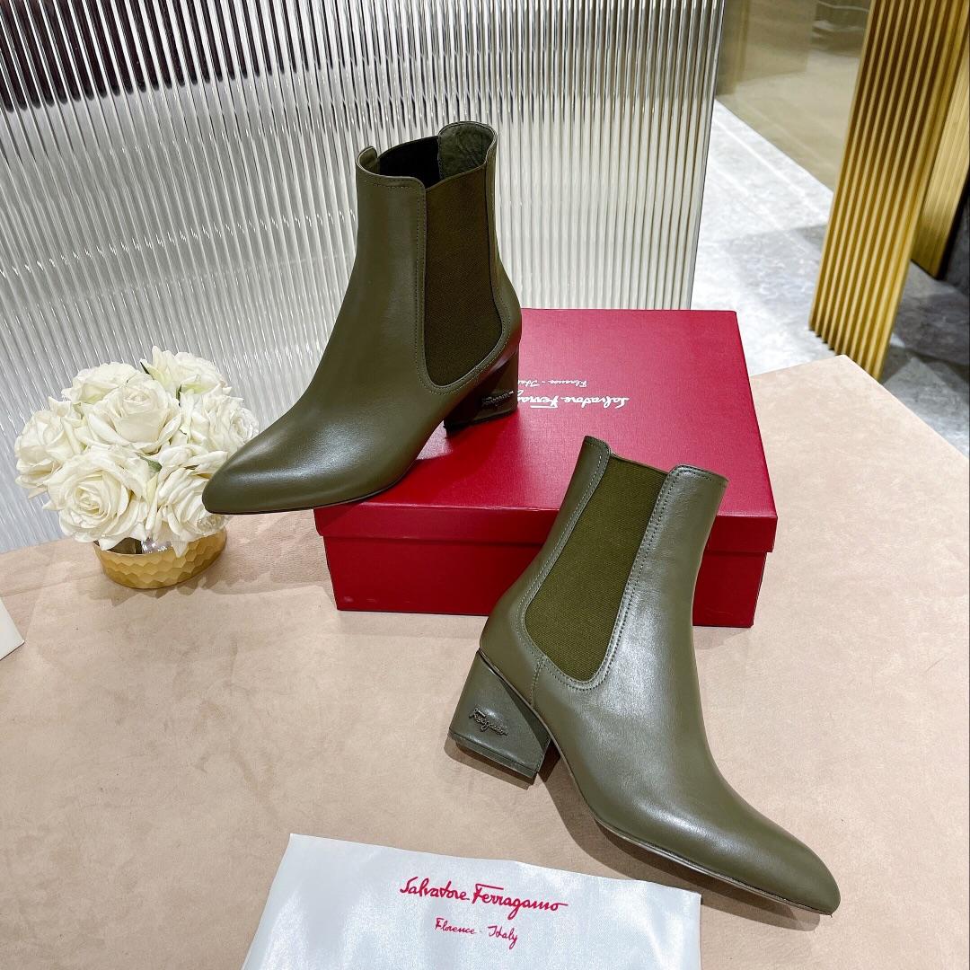 Ferragamo Leather Ankle Boot - 