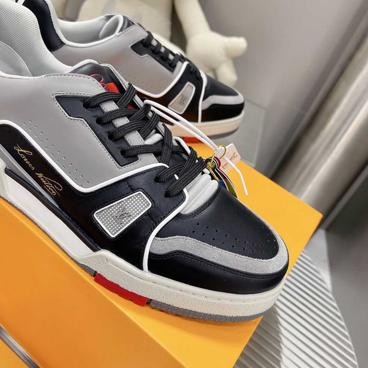 Louis Vuitton Trainer Sneaker (Upon UK Size) - 