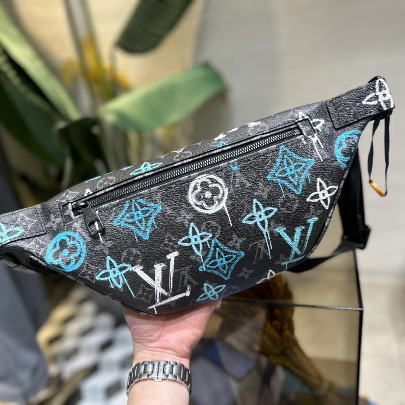 Louis Vuitton Discovery Bumbag(44-15-9cm)     M21397 - 
