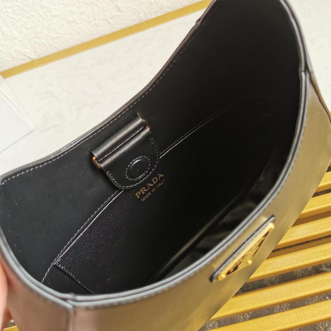 Prada Prada Cleo brushed leather shoulder bag(27-20-7cm) - 