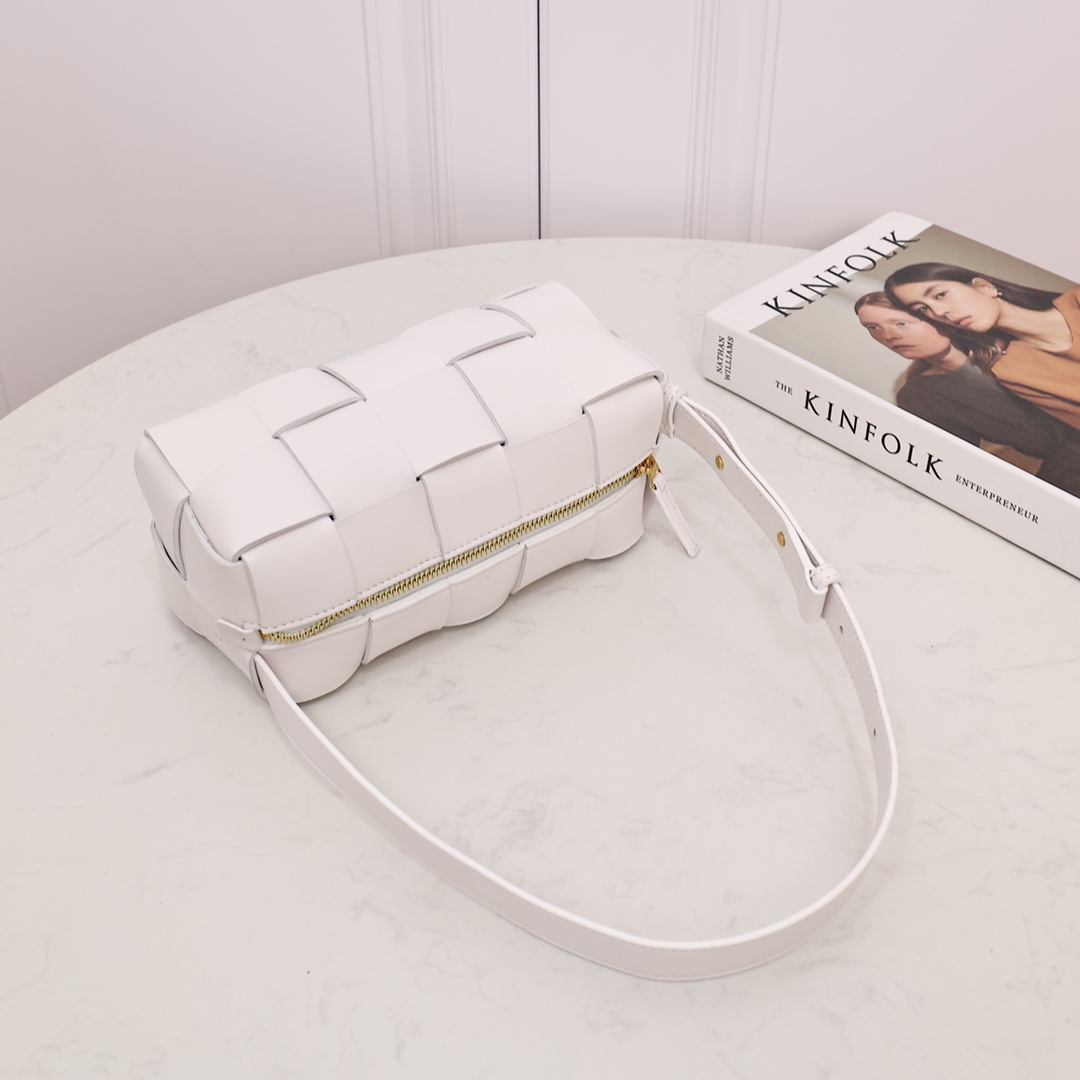 Bottega Veneta Small Brick Cassette - 