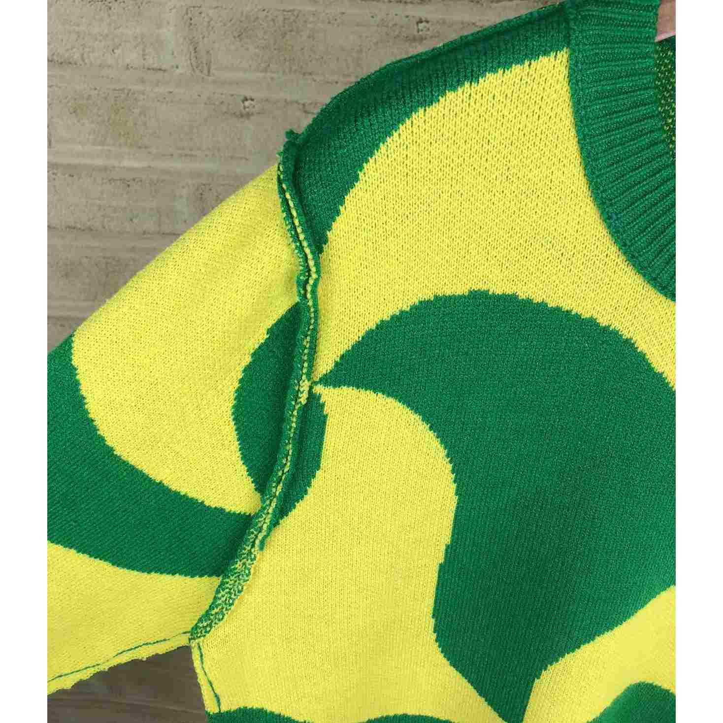 Bottega Veneta Heavyweight Wool Jacquard Wavy Triangle Sweater - 