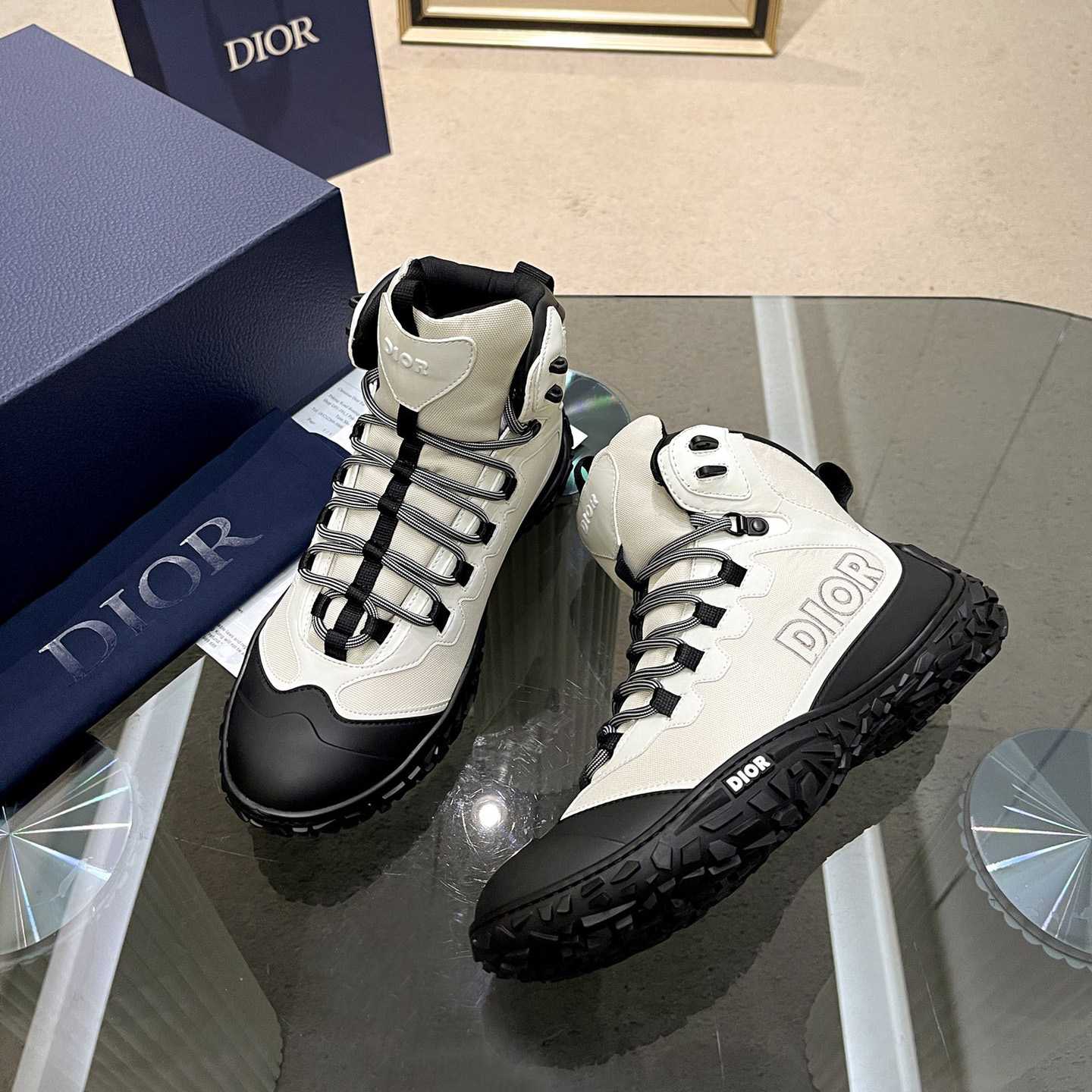 Dior  Diorizon Hiking Ankle Boot - 