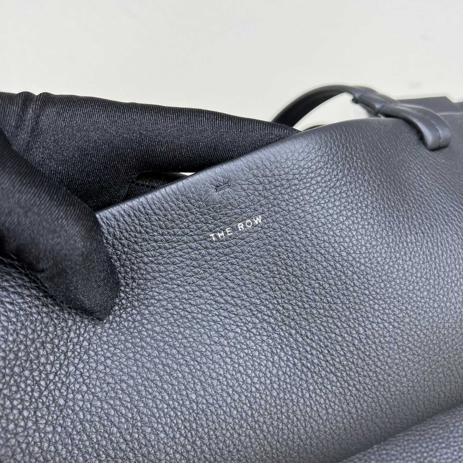 The Row Park Leather Tote Bag( 25-47-29-24cm) - 