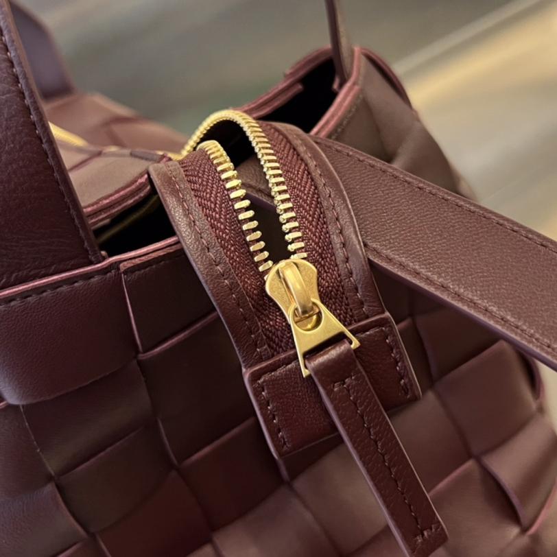 Bottega Veneta Bowling Cassette - 