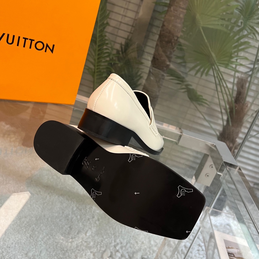 Louis Vuitton Connelly Flat Loafer       - 