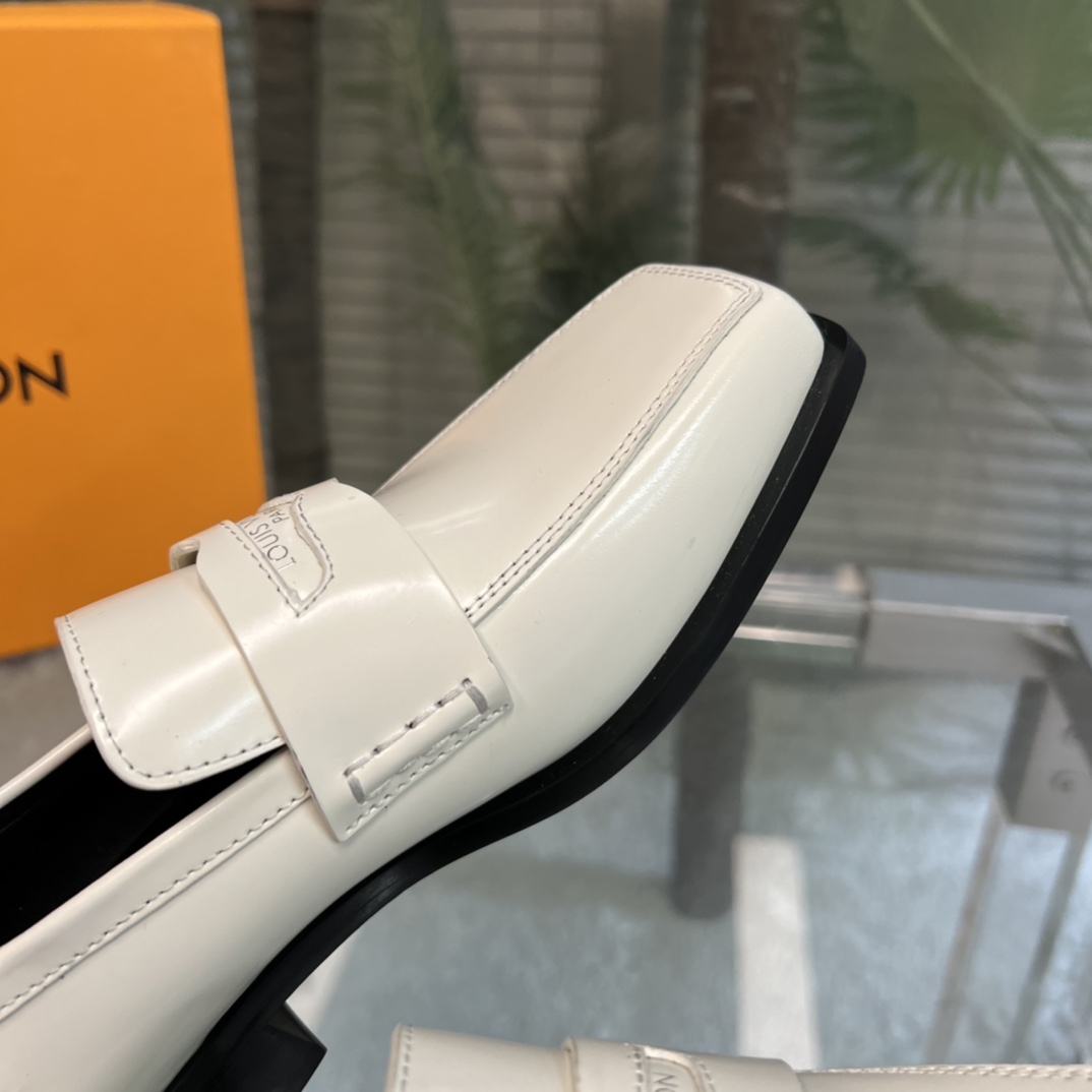 Louis Vuitton Connelly Flat Loafer       - 