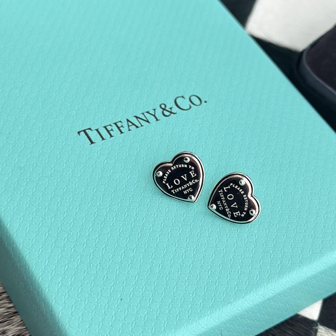 Tiffany&CO Heart Tag Earrings - 