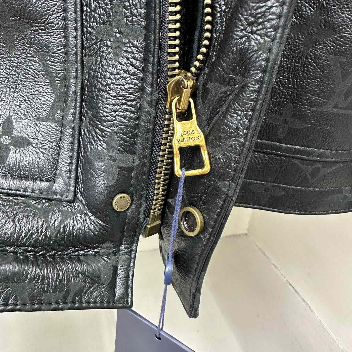 Louis Vuitton Shearling Embossed Monogram Jacket   1AAU29 - 