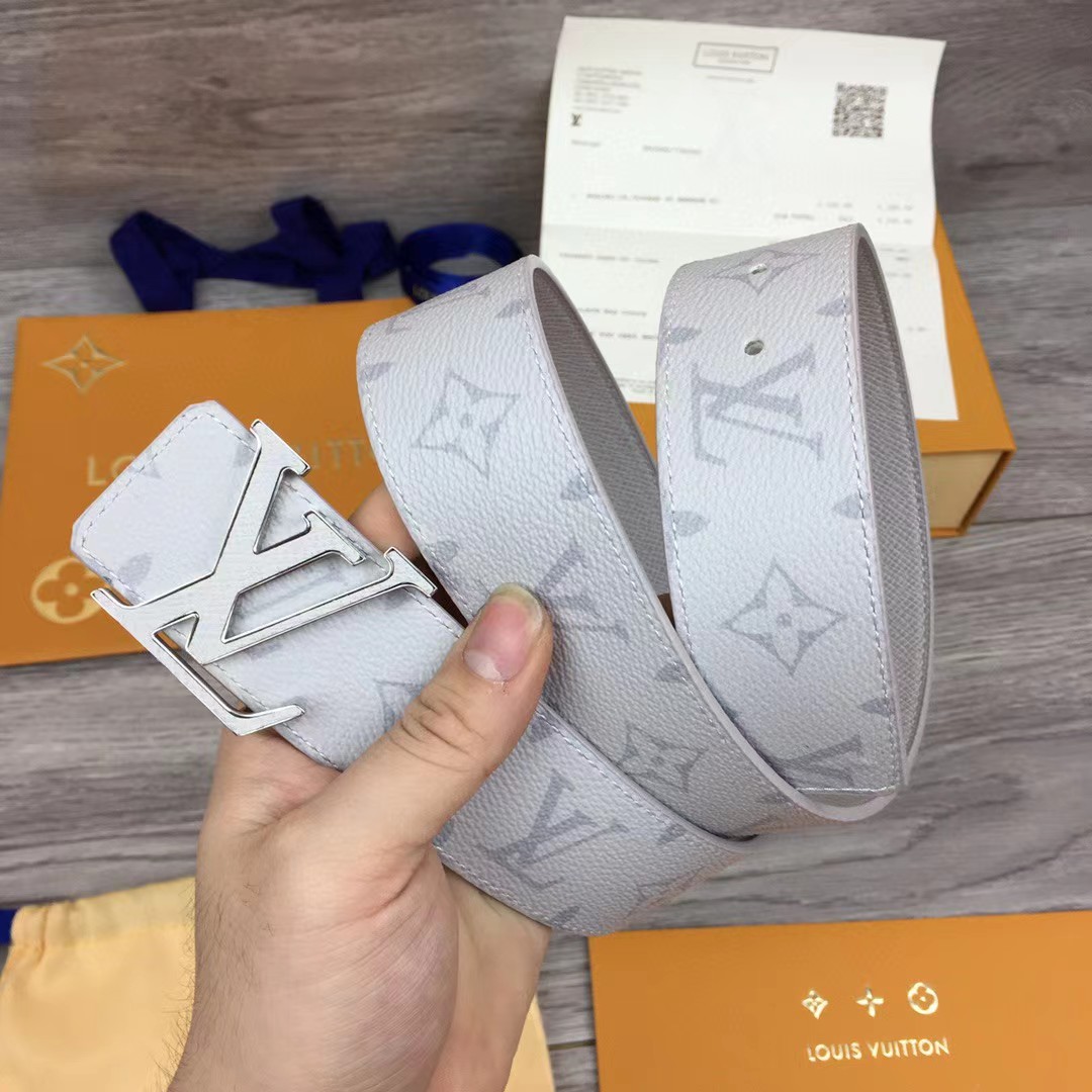 Louis Vuitton LV Initiales 40MM Reversible Belt     M0158V - DesignerGu