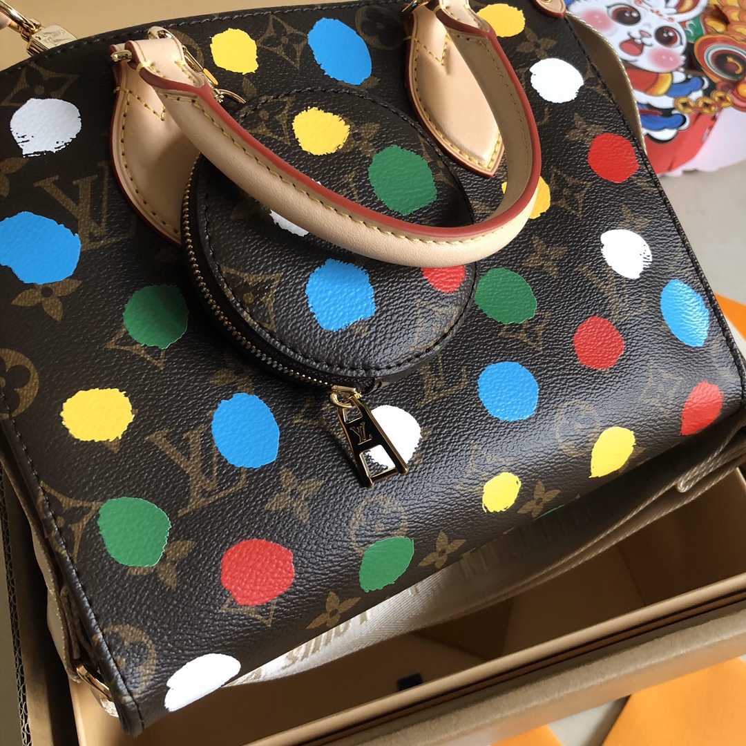 Louis Vuitton LV x YK OnTheGo PM​ (25 x 19 x 11.5 CM)   M46380 - 